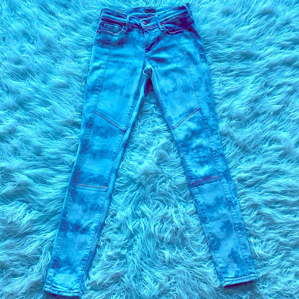 Halle Mid Rise Super Skinny